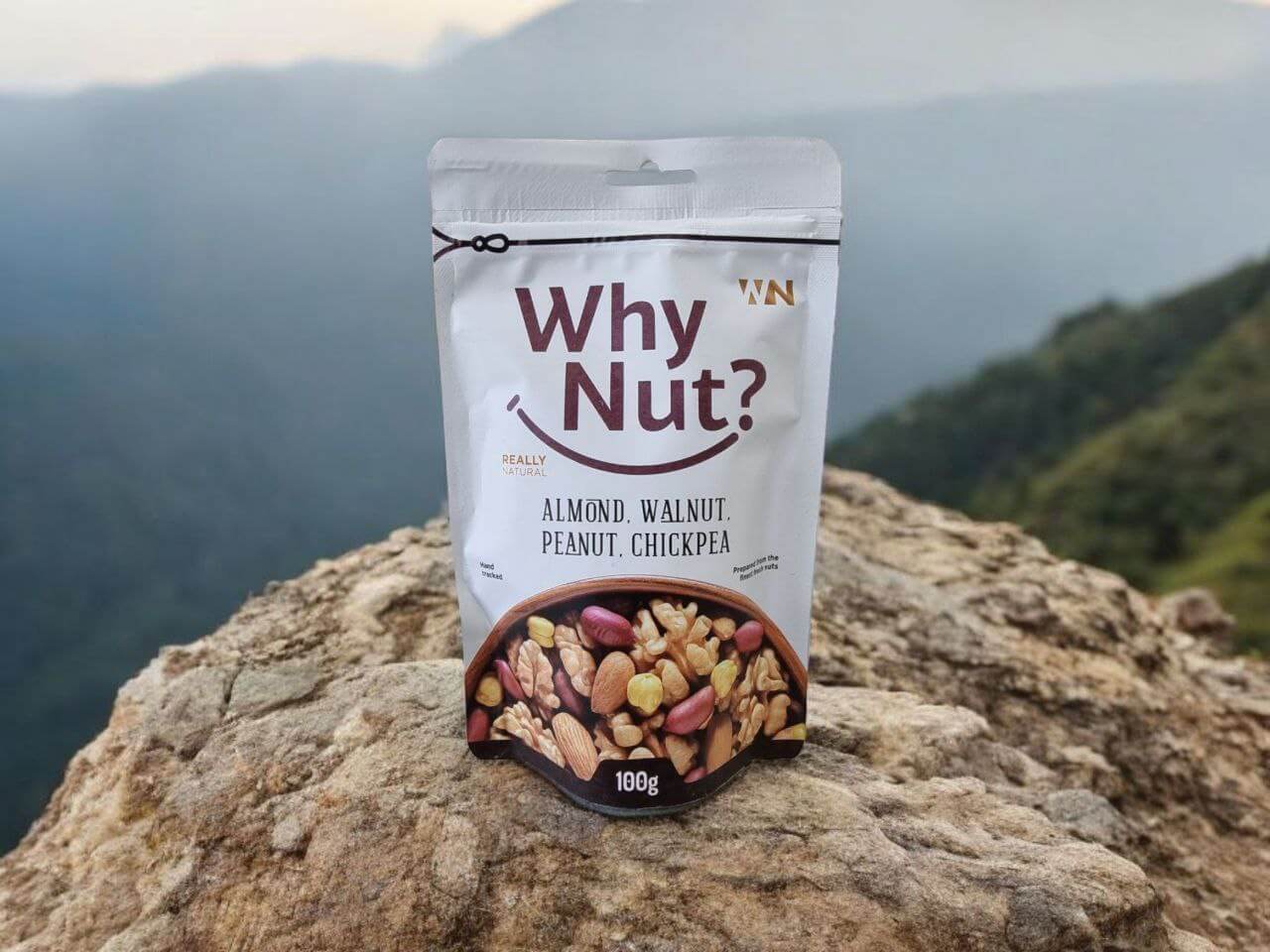 Nut mix from Nature Pick Market titled 'Mix Clasicc', featuring a blend of dried nuts and legumes, rich in nutrients and healthy fats.